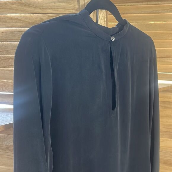 NWOT Everlane keyhole silk top - Picture 2 of 5